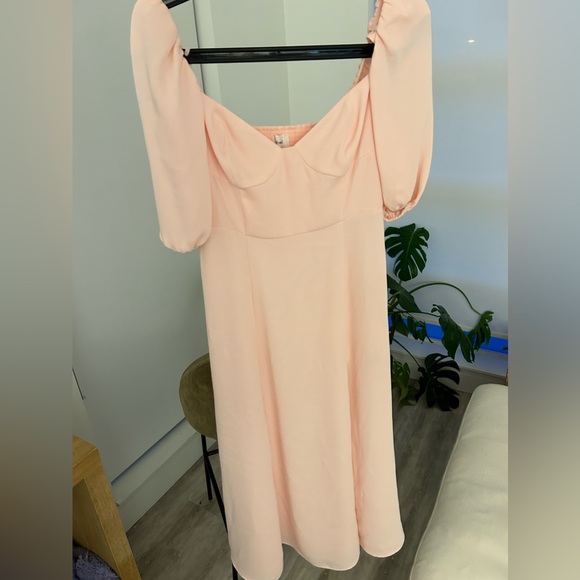 Pink Dress - Aritzia - Wilfred - Great Condition - Summer Dress - Size 0 - Picture 2 of 3